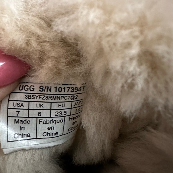 Ugg boots with bows - Picture 6 of 6